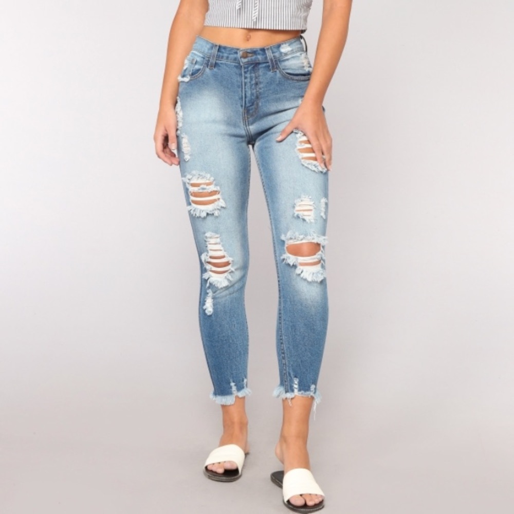 NWT High Rise Medium Blue Distressed Jeans
